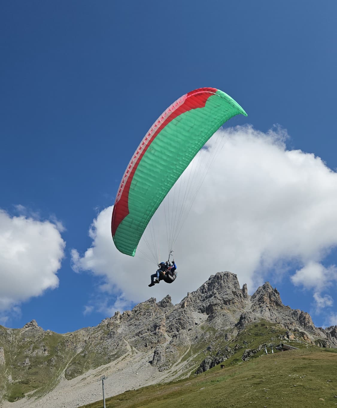 Vol parapente panoramique au-dessus de Méribel